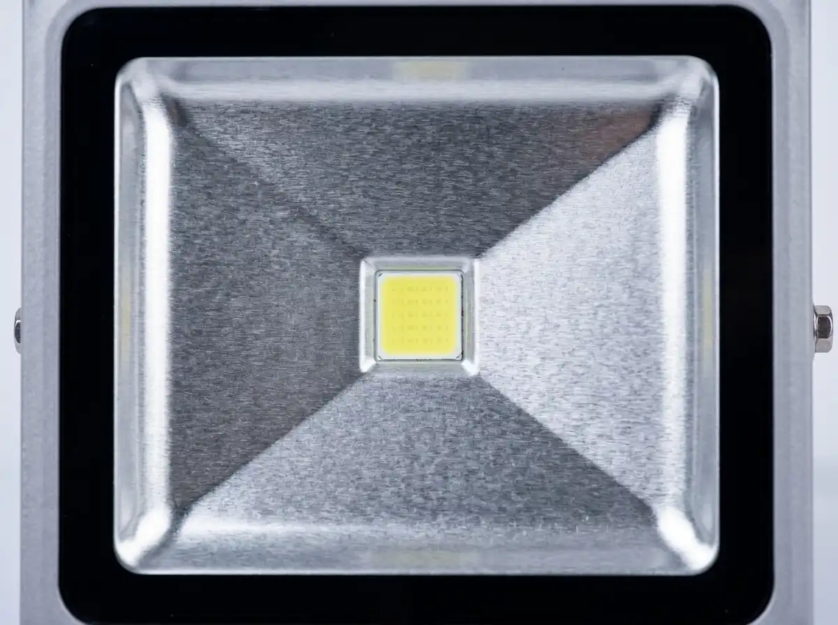 square-led-floodlight-cob-reflector-detail